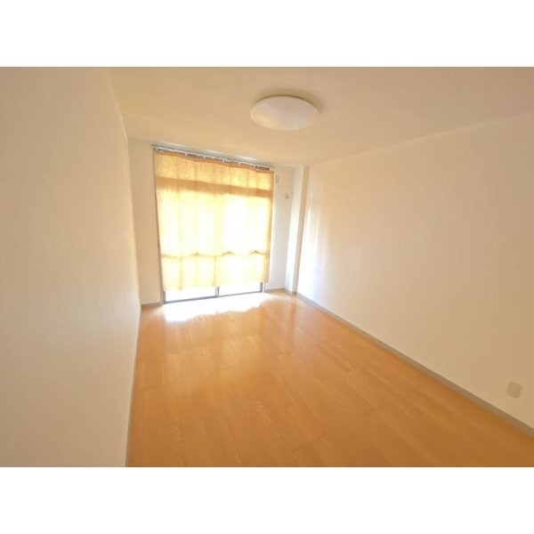 画像4: ファミール８　１０１号室