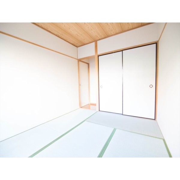 画像4: ファミール８　１０２号室