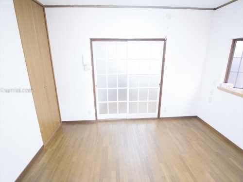 参考資料3: コーポマルメ１０１号室